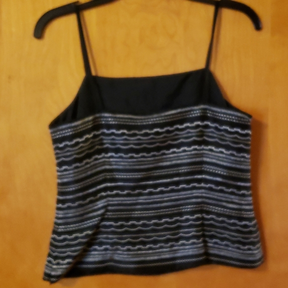 Ann Taylor embroidered and lined camisole black 6P - Picture 3 of 5